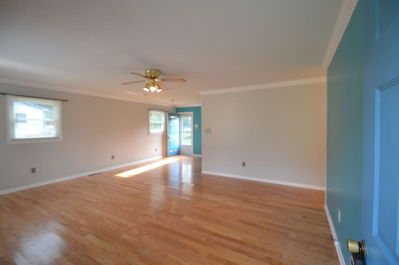 2050 35th St Ne - Photo 2 of 17