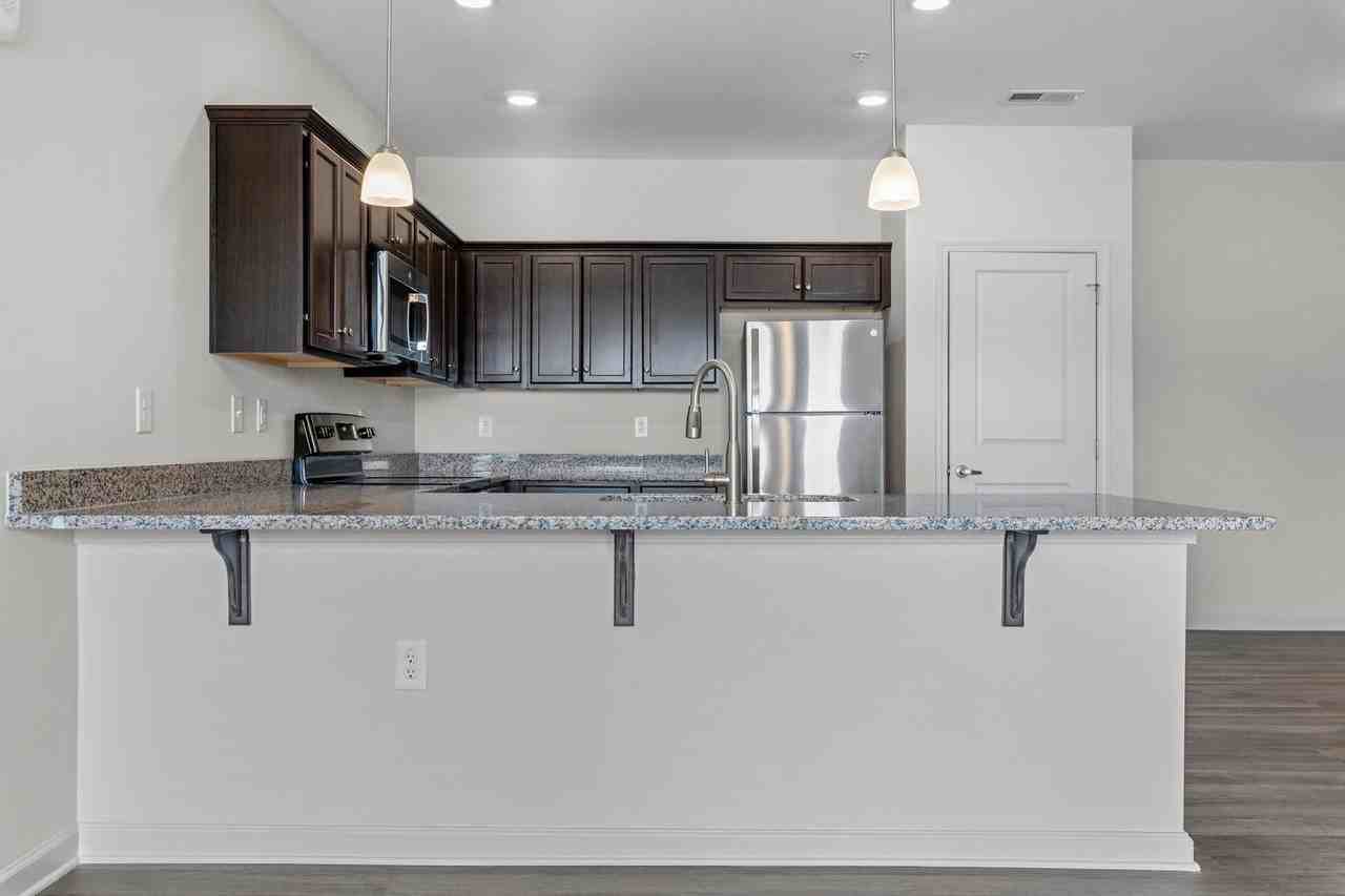 170 Grove Cir #201 - Photo 7 of 29