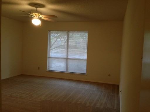 5709 Roxanne Dr - Photo 3 of 6