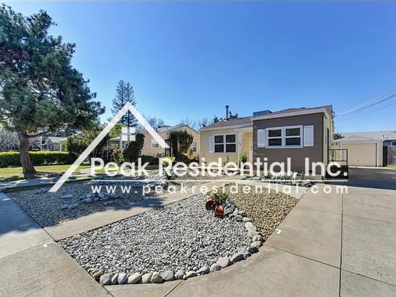 2082 57th St - Photo 2 of 20