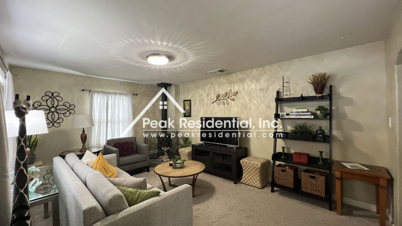 2082 57th St - Photo 5 of 20