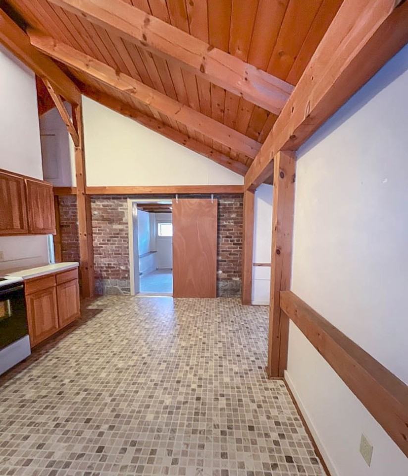 305 W Back Aly - Photo 2 of 25