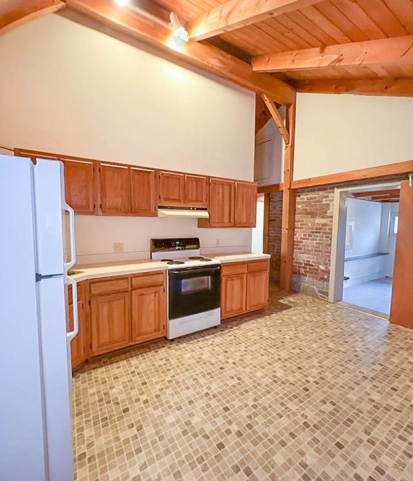 305 W Back Aly - Photo 3 of 25