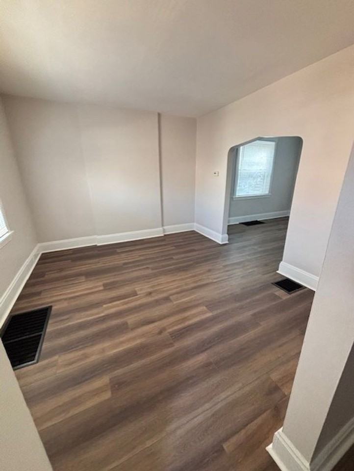 1706 Amanda Avenue - Photo 4 of 28