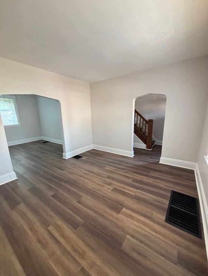 1706 Amanda Avenue - Photo 7 of 28