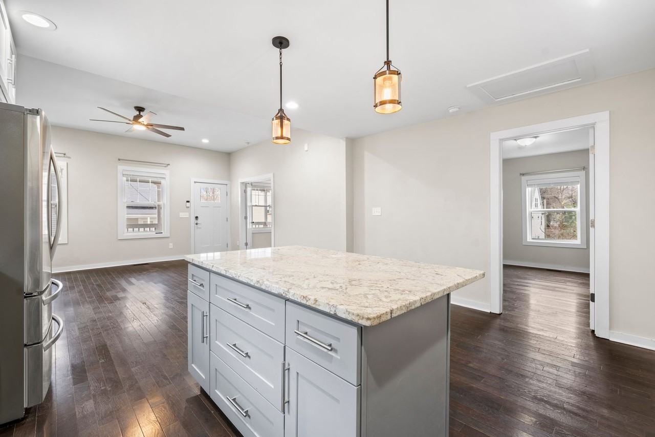 318 Wake Pl - Photo 4 of 18