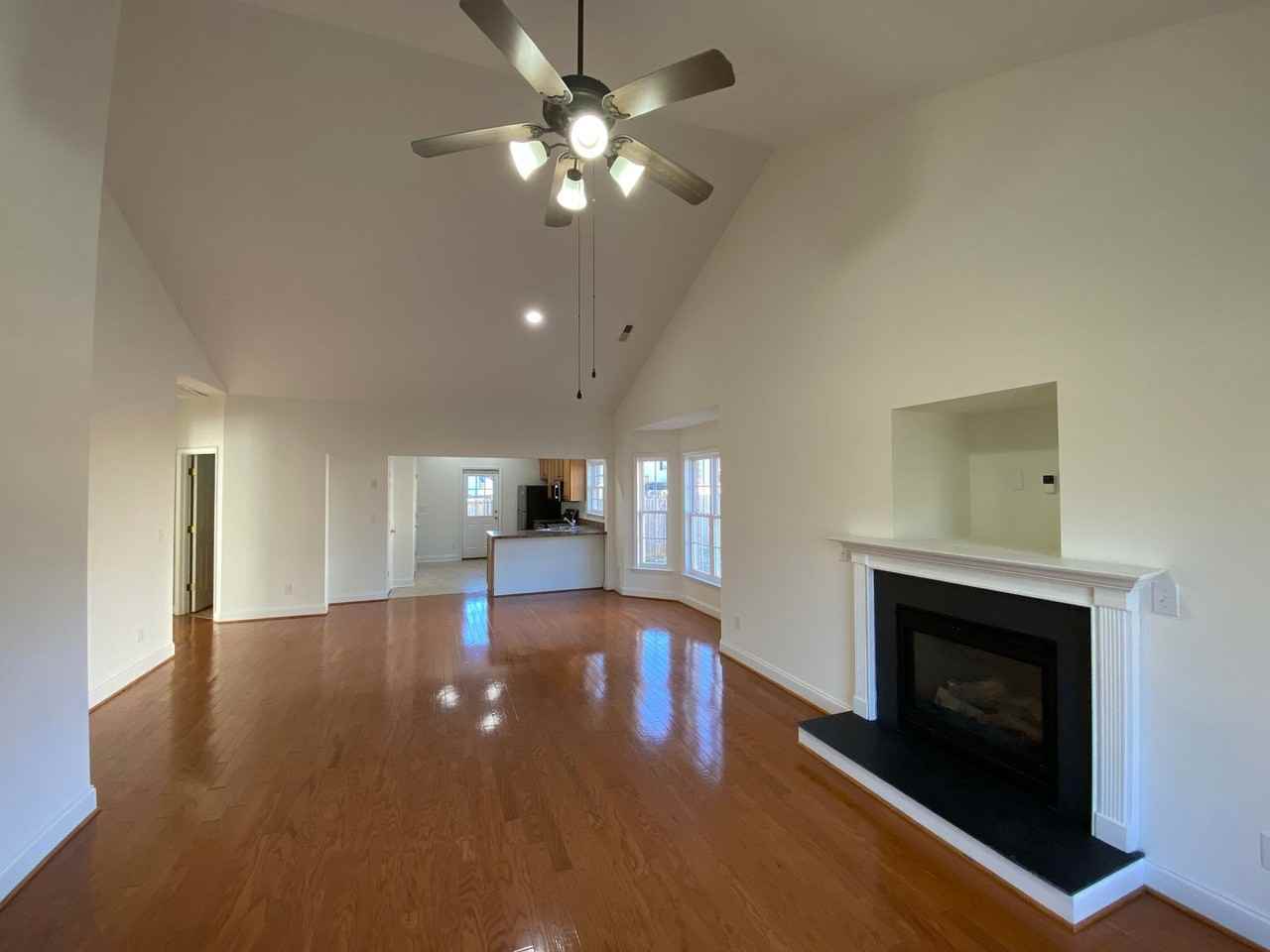 5810 Brakenwood Ln - Photo 6 of 23