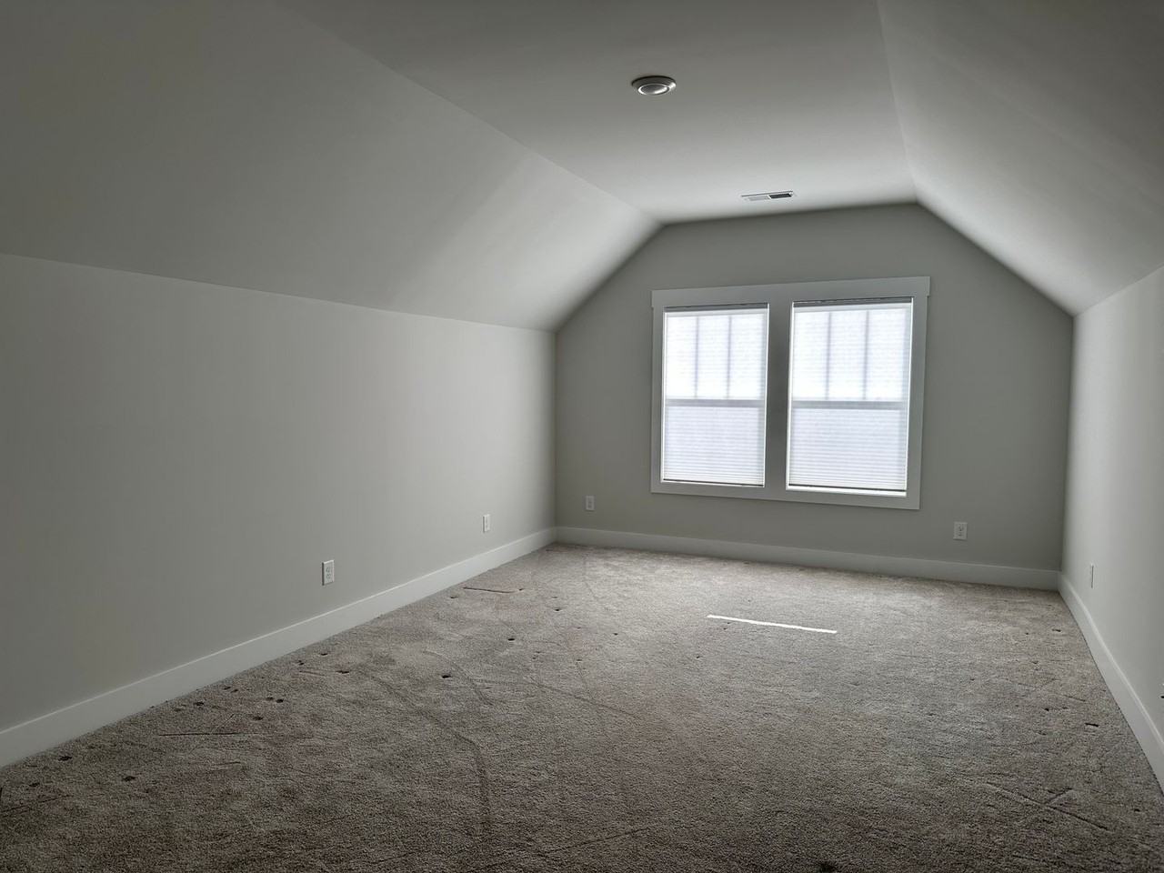 521 Robinwood Pl - Photo 2 of 26