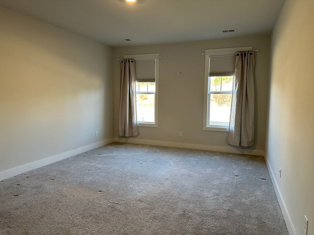 521 Robinwood Pl - Photo 5 of 26