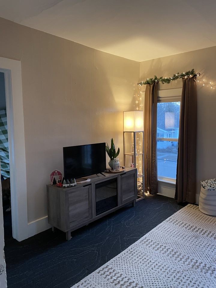1808 Loomis St - Photo 4 of 11