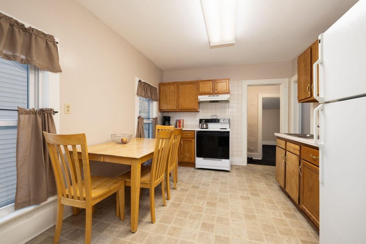 1808 Loomis St - Photo 6 of 11