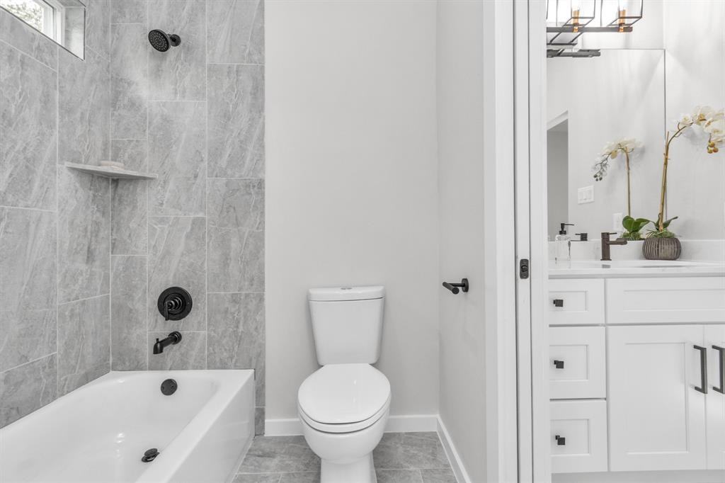 4622 Clover St #NA - Photo 5 of 20