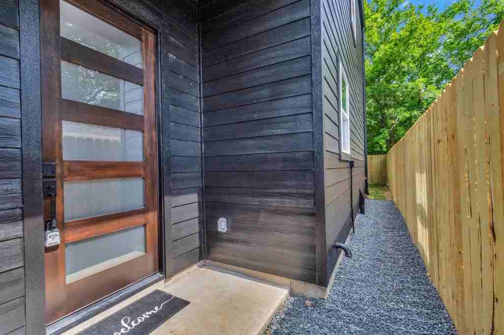 4622 Clover St #NA - Photo 6 of 20