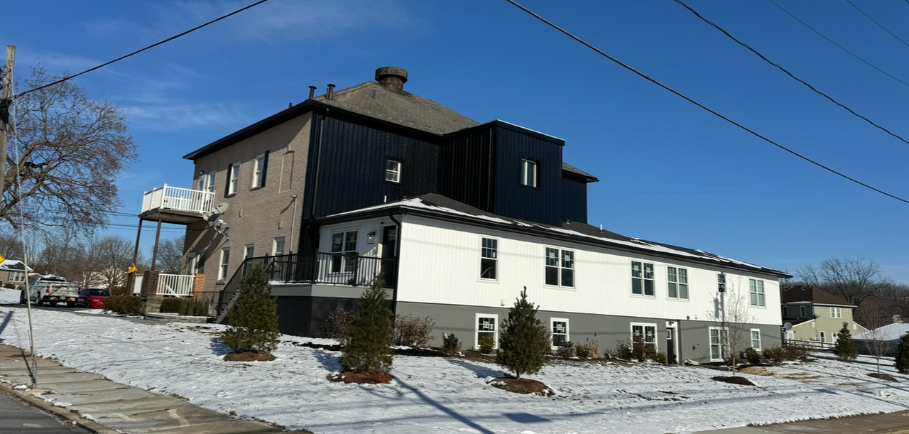 202 Center St #5