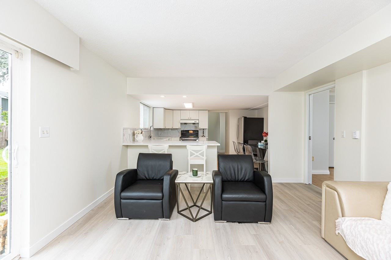 8940 Demorest Drive - Photo 4 of 11