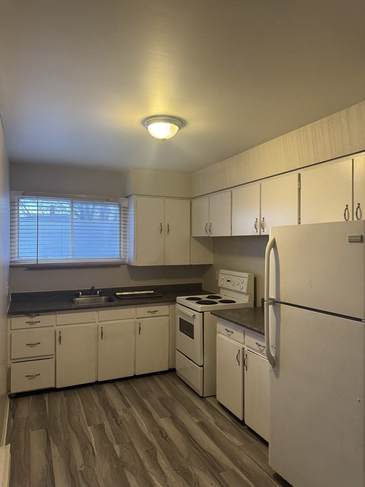 34 Verdun St #8 - Photo 2 of 10