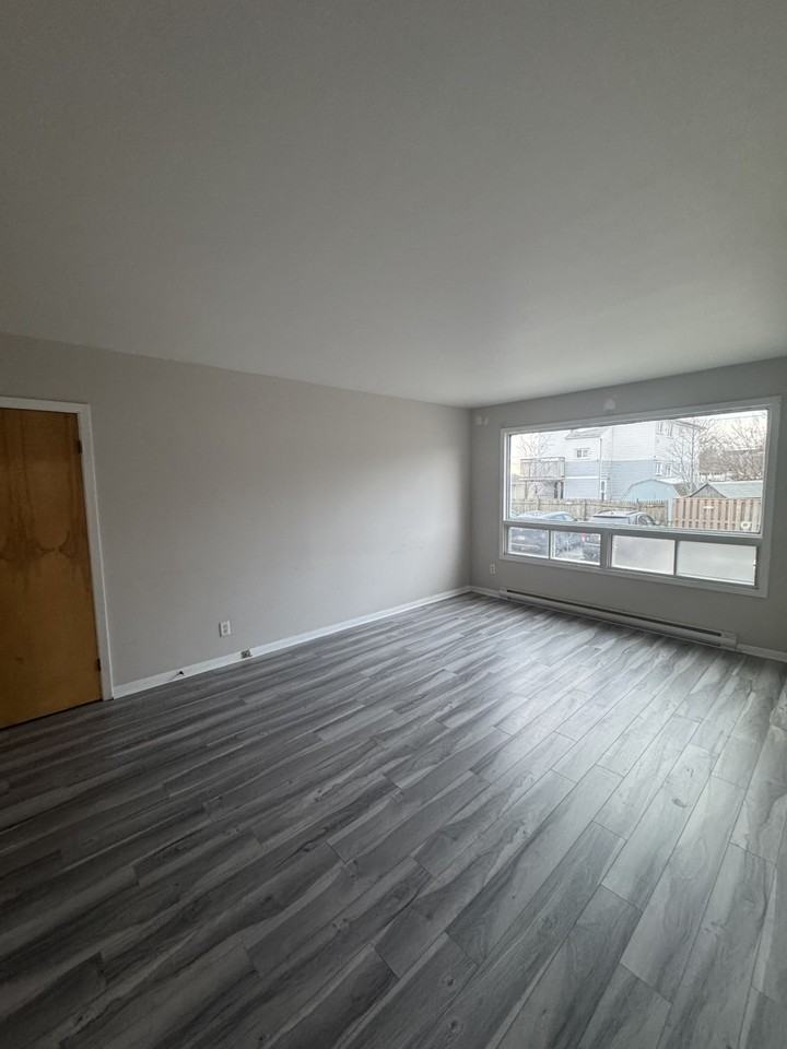 34 Verdun St #8 - Photo 3 of 10