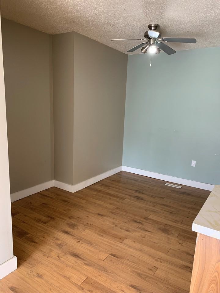 10420 100 Ave #202 - Photo 4 of 9