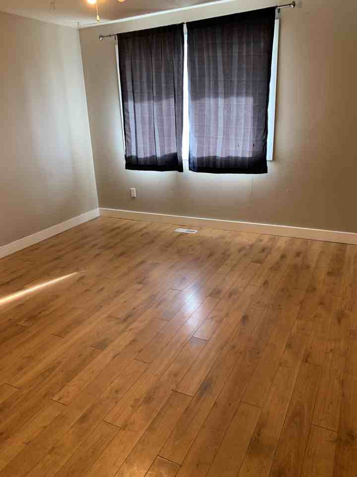 10420 100 Ave #202 - Photo 5 of 9