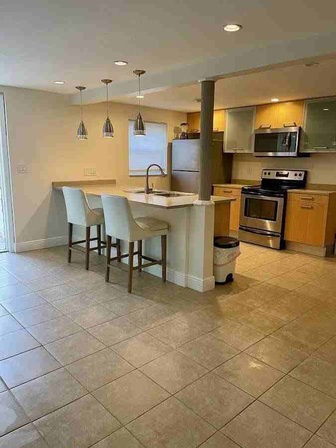 10 Southeast 11th Avenue - Photo 6 of 19