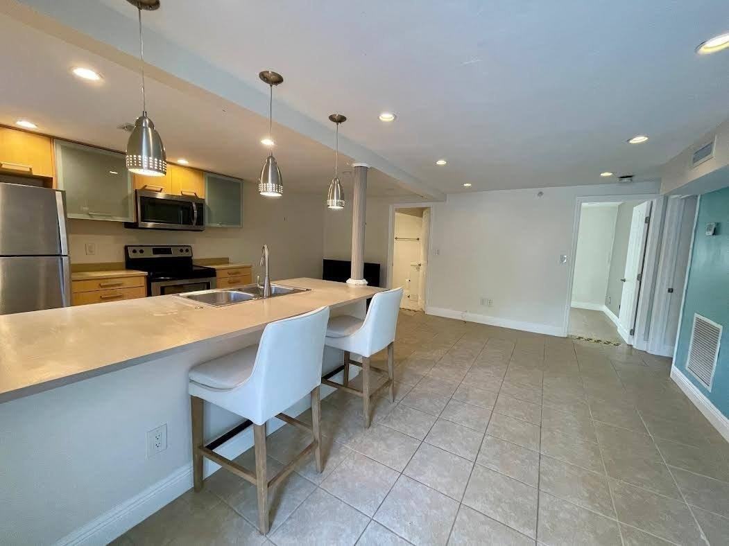 10 Southeast 11th Avenue - Photo 7 of 19