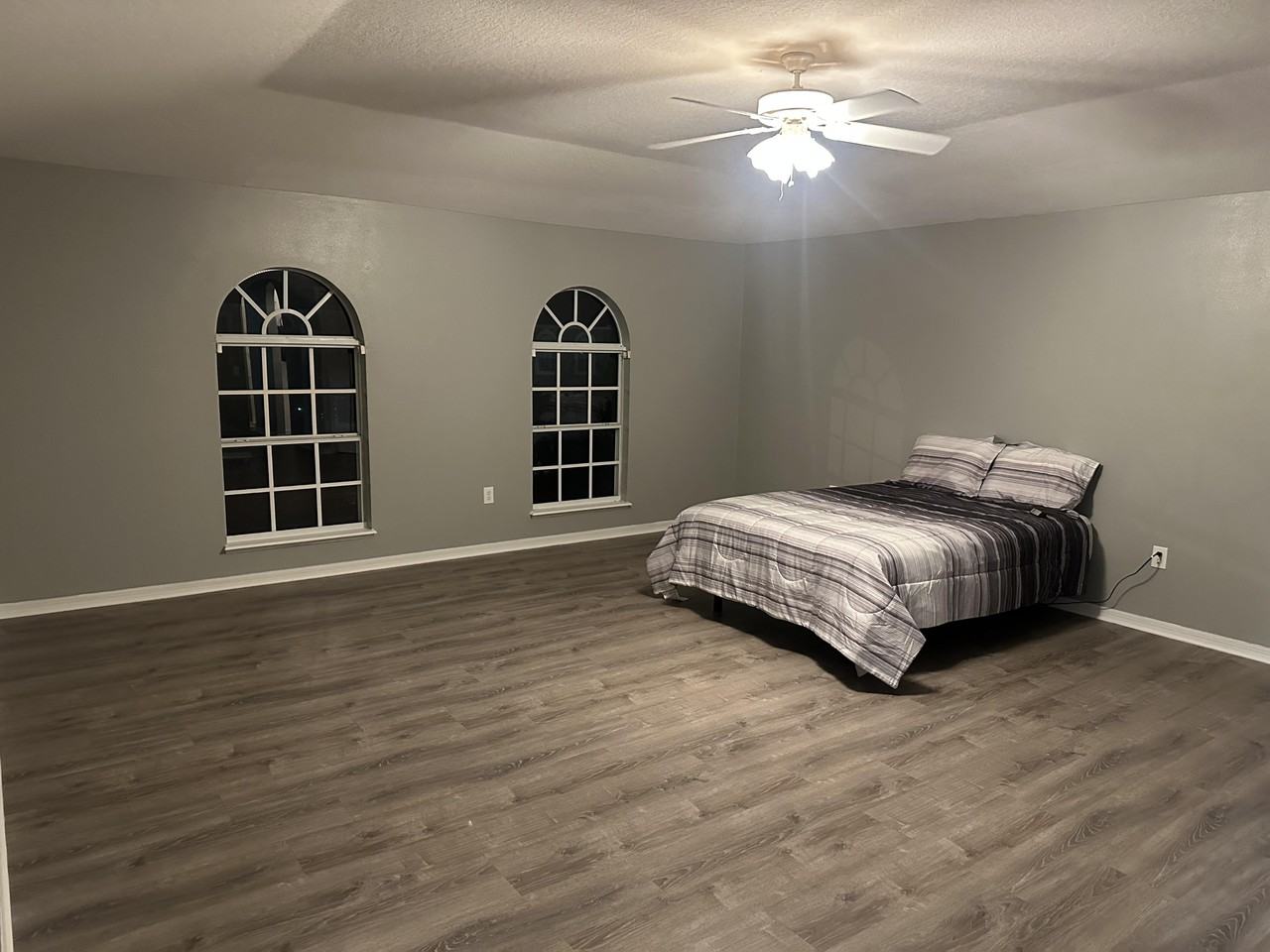 Thomasdale Ave - Photo 5 of 8