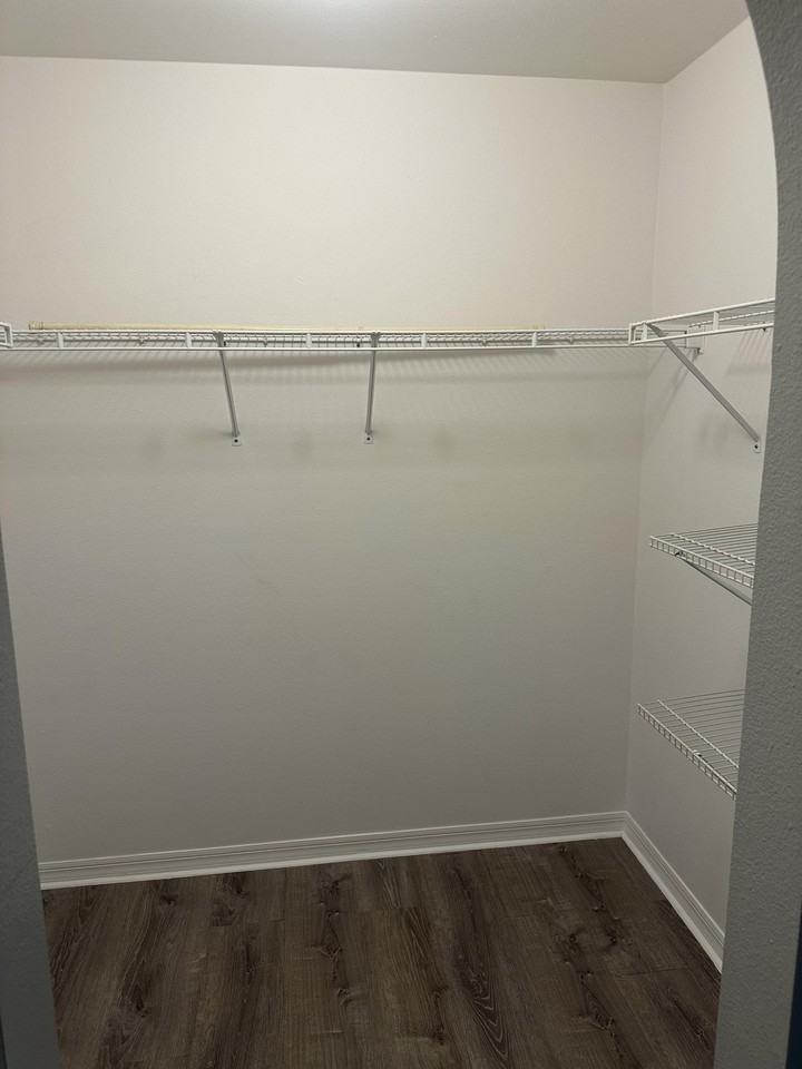 Thomasdale Ave - Photo 7 of 8