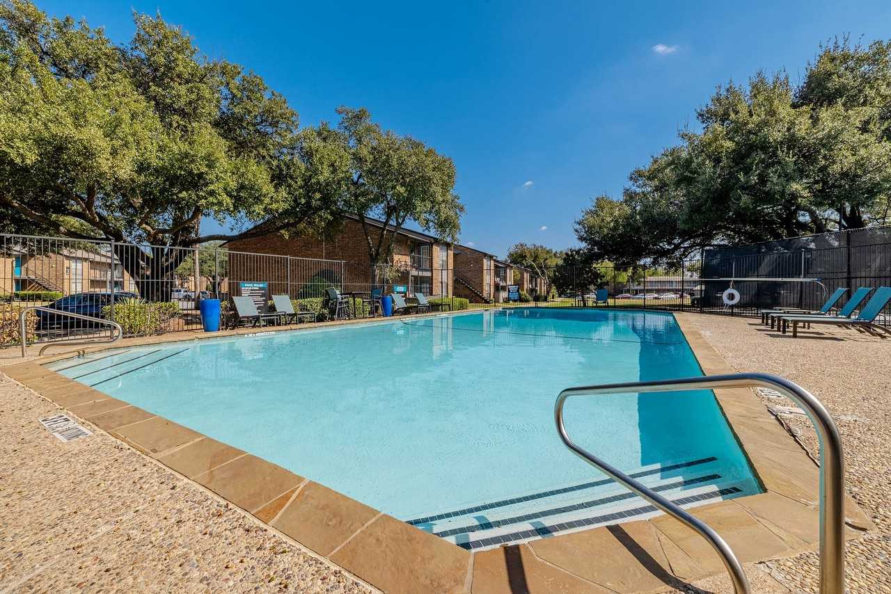 La Mirada - Photo 7 of 50