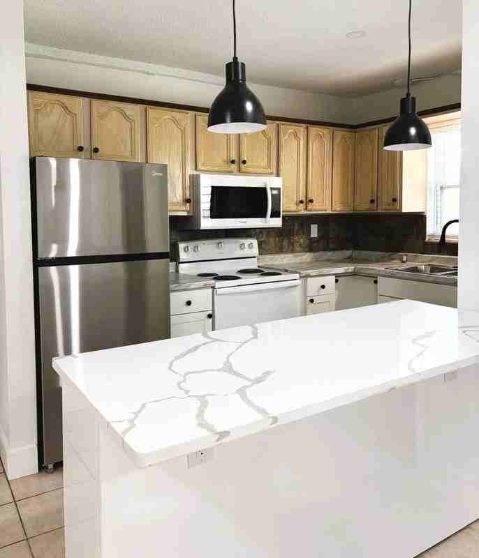 1117 Ne 10th St - Photo 3 of 13