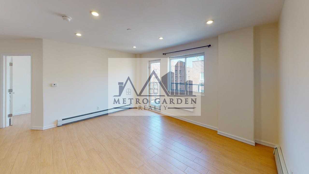67-19 Austin Street #4C - Photo 5 of 31
