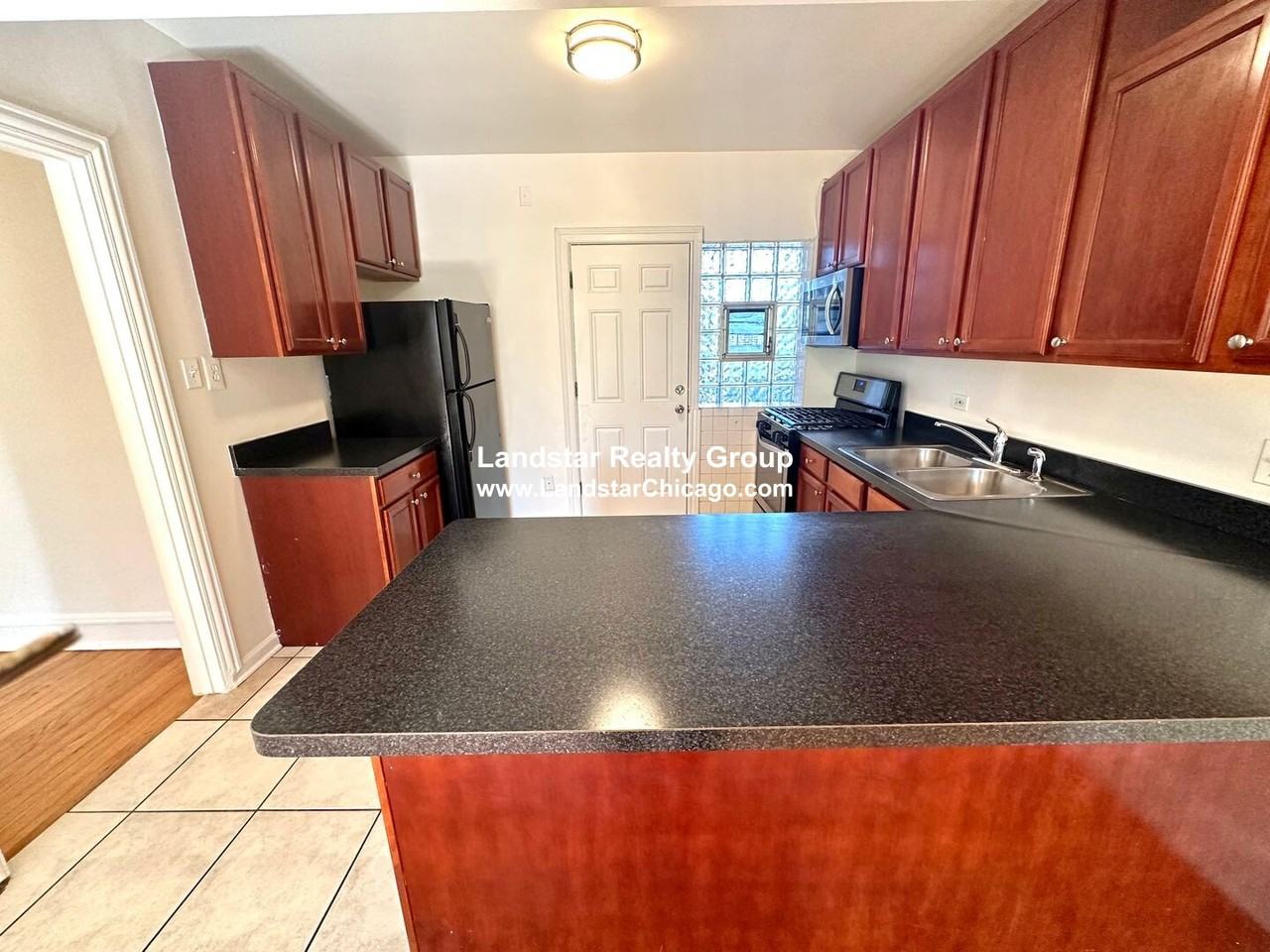 1740 W North Shore Ave #3 - Photo 2 of 12