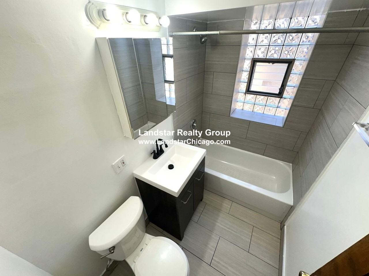 1754 W North Shore Ave #1 - Photo 3 of 12