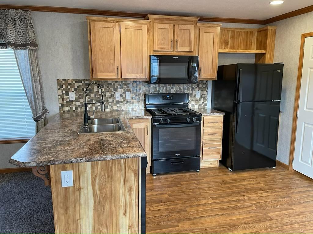 122 Elmhurst Dr - Photo 3 of 20