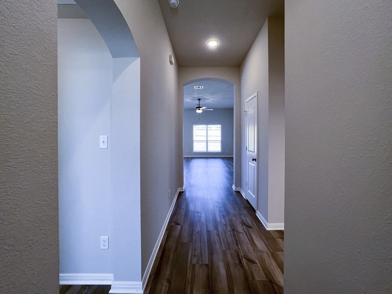 137 Colbys Way - Photo 2 of 32