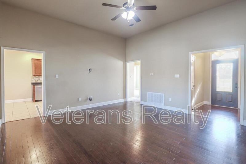 954 Old Towne St - Photo 4 of 26