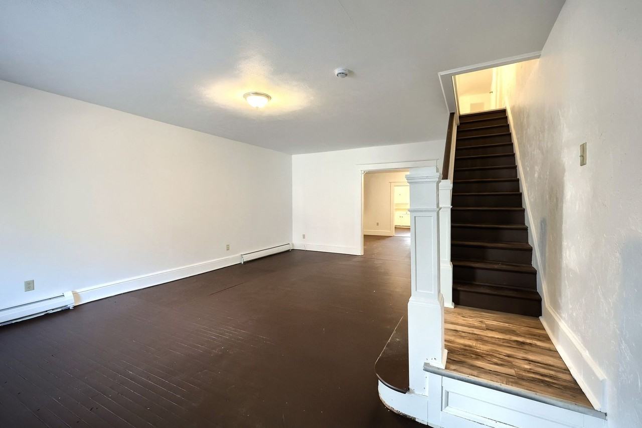 120 S Main St - Photo 4 of 17