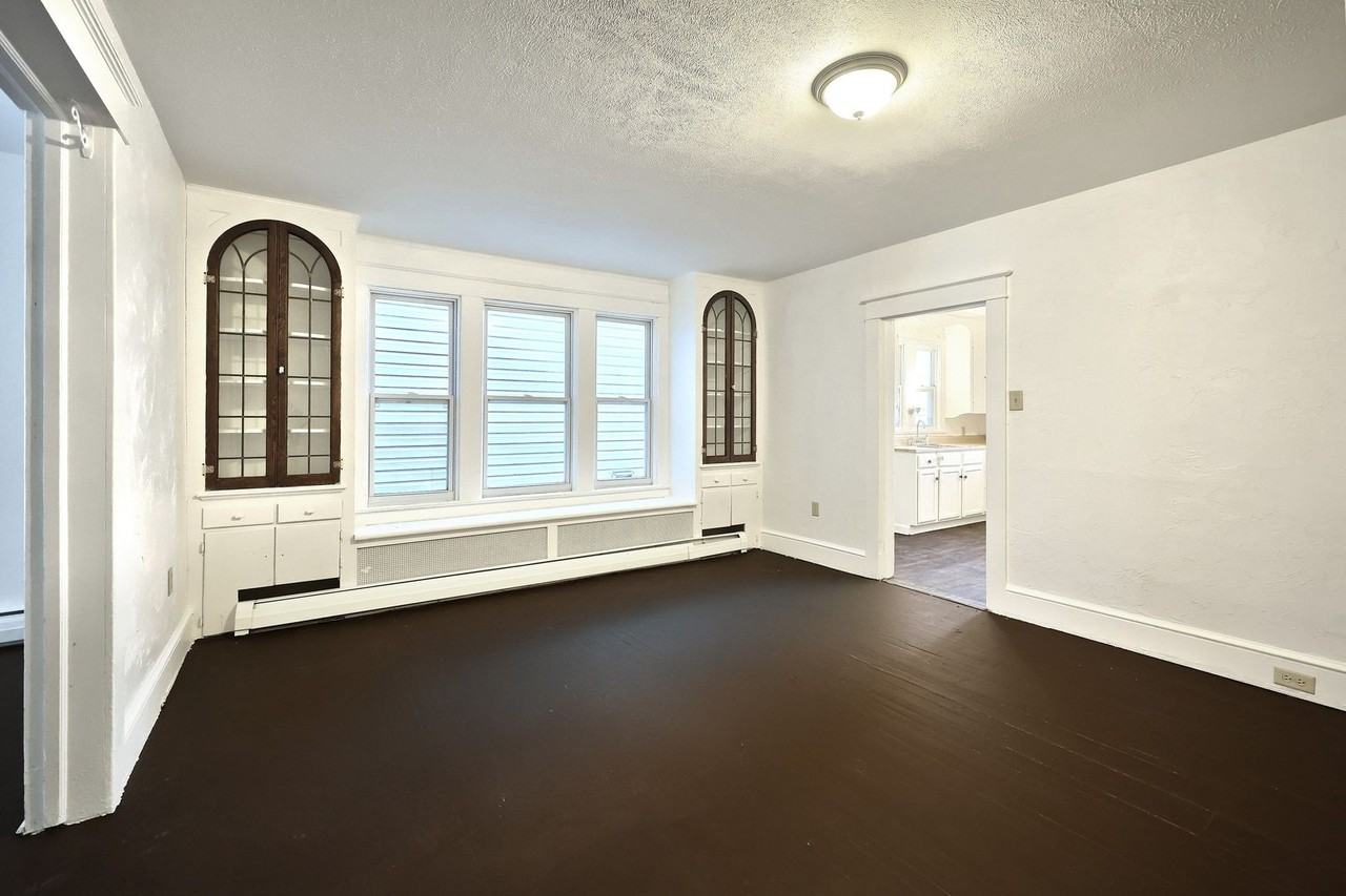 120 S Main St - Photo 5 of 17