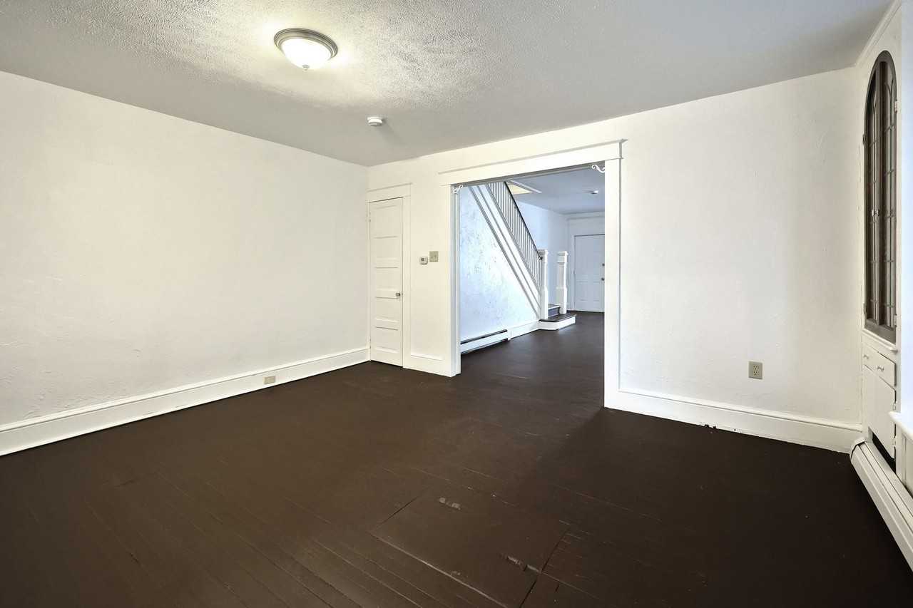 120 S Main St - Photo 6 of 17