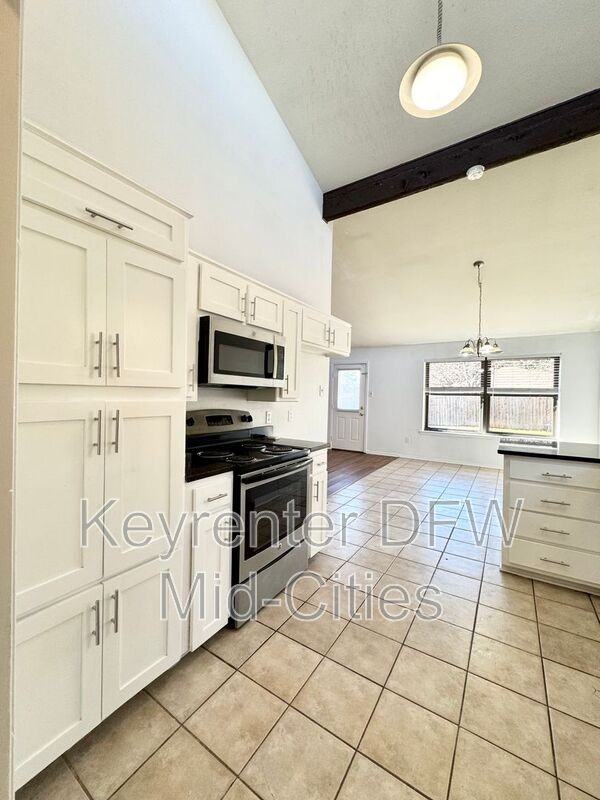 917 Old Mill Cir - Photo 6 of 23