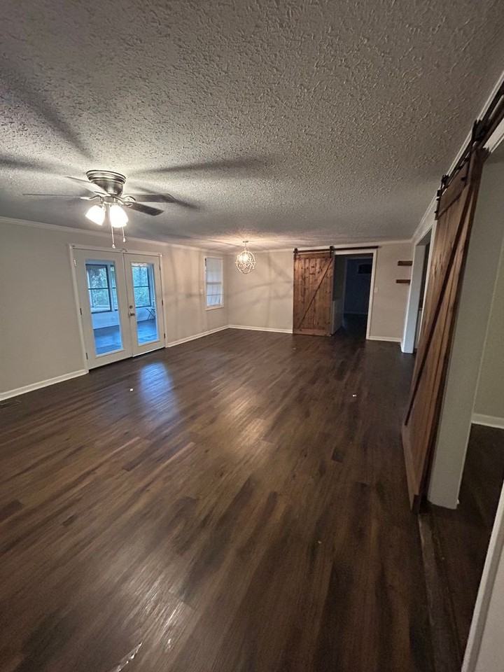 1921 Old Aberdeen Rd - Photo 3 of 11