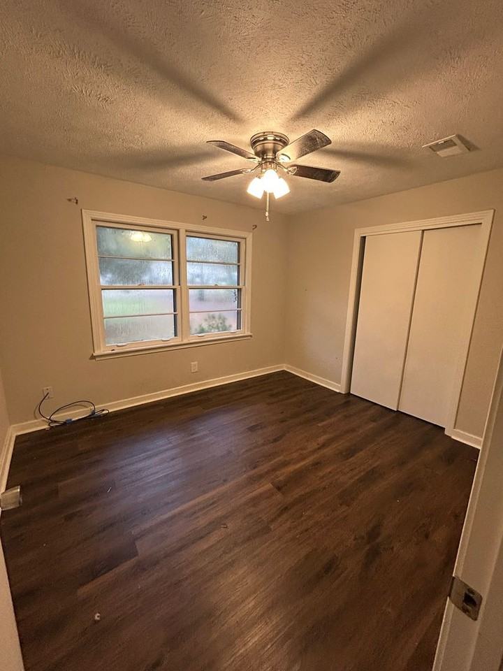 1921 Old Aberdeen Rd - Photo 5 of 11