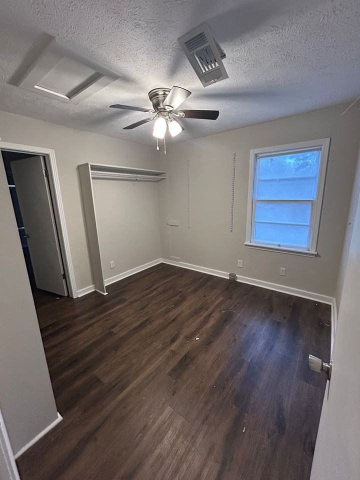 1921 Old Aberdeen Rd - Photo 7 of 11