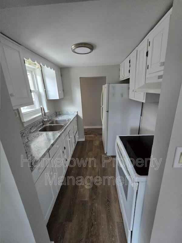 22 Esther Ln - Photo 3 of 8