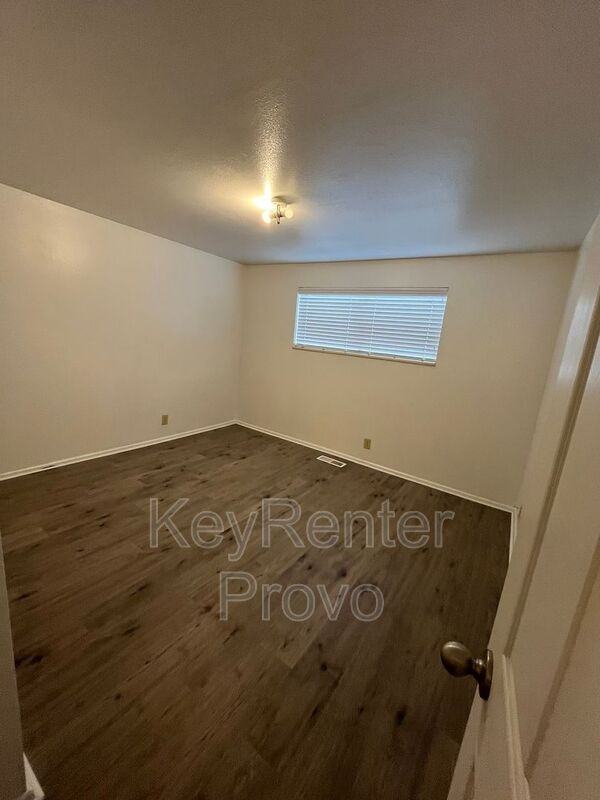 630 E St #3 - Photo 7 of 7
