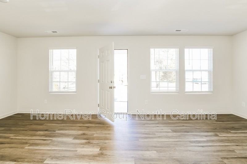 2308 Kaywood Ln - Photo 3 of 19