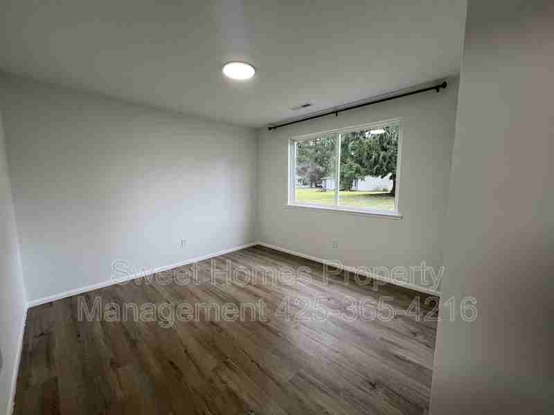 131st Ave Ne - Photo 6 of 9