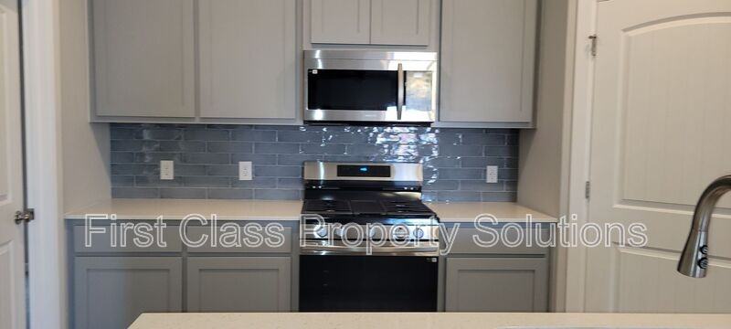 19917 Forsythe Dr - Photo 2 of 33