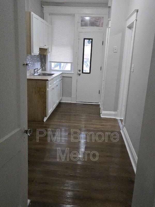 3225 Normount Ave - Photo 3 of 16