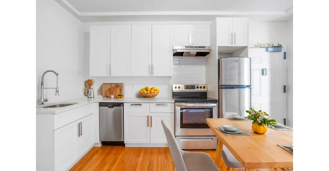 William St & John St #6E - Photo 2 of 5