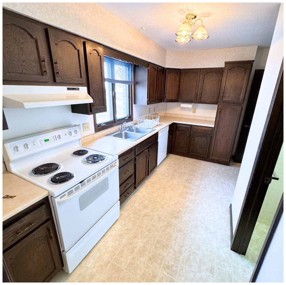 Badger Creek Apartments - Photo 4 of 17